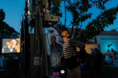 O-Divaca_Poklon-2023_BeGR8-Media__7IV1494_vecje_logo