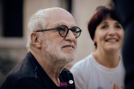 O-Divaca_Poklon-2023_BeGR8-Media__7RV6911_vecje_logo