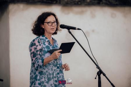 O-Divaca_Poklon-2023_BeGR8-Media__7RV7014_vecje_logo