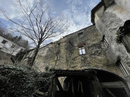 Stara mitnica pred posegom, feb./mar. 2024