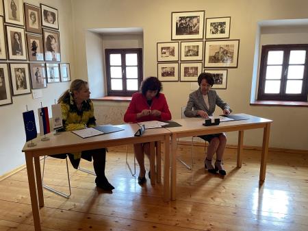 Podpis pogodbe za zgodovinske raziskave - projekt Muzej prevozništva in tovorništva