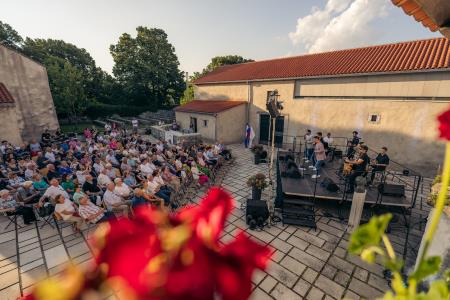 449780996_388579307565538_7680504271751659343_n