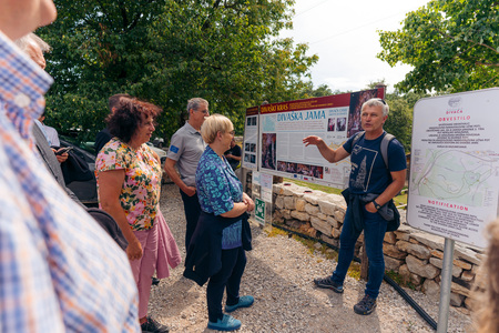 Otvoritev_Divaska-jama__A673652_BeGR8-Media_manjse
