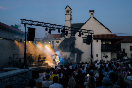 O-Divaca_Seja-koncert__7RV5912_BeGR8-Media_manjse