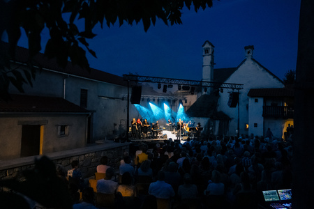 O-Divaca_Seja-koncert__7RV6061_BeGR8-Media_manjse