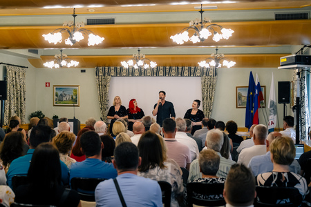 O-Divaca_Seja-koncert__7RV5340_BeGR8-Media_manjse