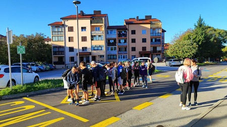 42723940-8a57-415e-a473-5c892f019f6c